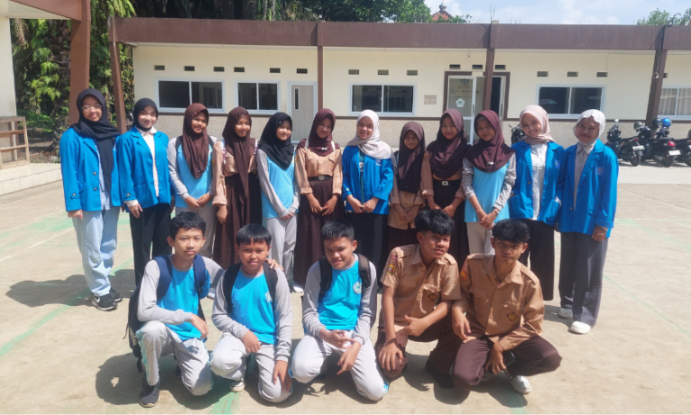 Pelatihan Microsoft Excel Dasar Tingkatkan Literasi Digital Siswa MTs Al-Karomah