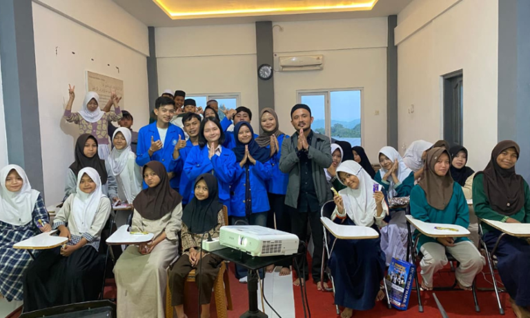 Edukasi Cyberbullying, Mahasiswa UBSI Sukabumi Dorong Penggunaan Media Sosial Bijak