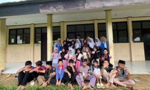 Pengabdian Masyarakat Mahasiswa di SD Babakan Tekankan Pendidikan Agama Sejak Dini