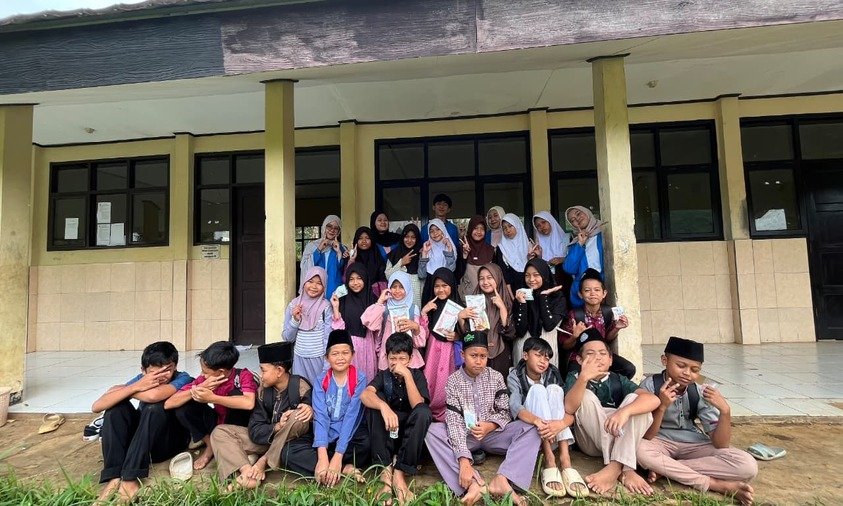 Pengabdian Masyarakat Mahasiswa di SD Babakan Tekankan Pendidikan Agama Sejak Dini