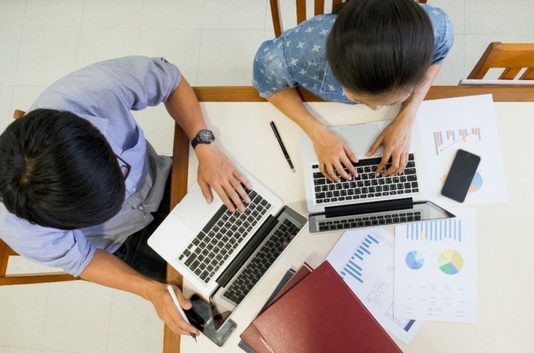 Dari Mahasiswa Sistem Informasi Menjadi Profesional Digital