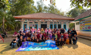 Kenalkan Digital Parenting, Mahasiswa Ajak Orang Tua Bijak Dampingi Anak Gunakan Gawai